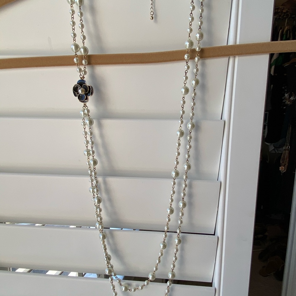 Charming Charlie pearl LONG w/ Black Bow necklace